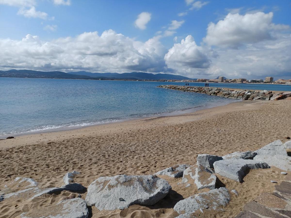 Appart Cosy En Bord De Mer - Port Santia Lucia St Raphael Saint-Raphaël Exterior foto